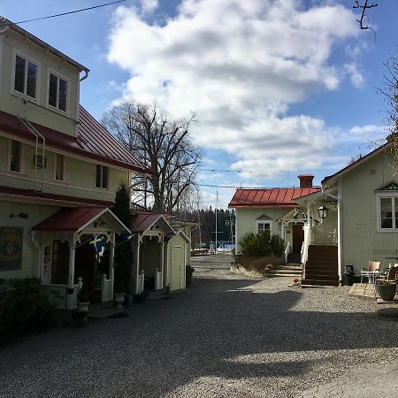 Hotell Torpa Pensionat - Sweden Hotels Сёдертелье Экстерьер фото