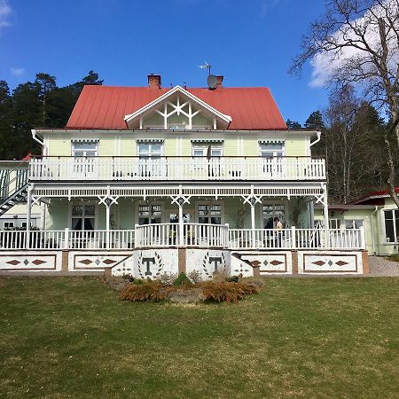 Hotell Torpa Pensionat - Sweden Hotels Сёдертелье Экстерьер фото