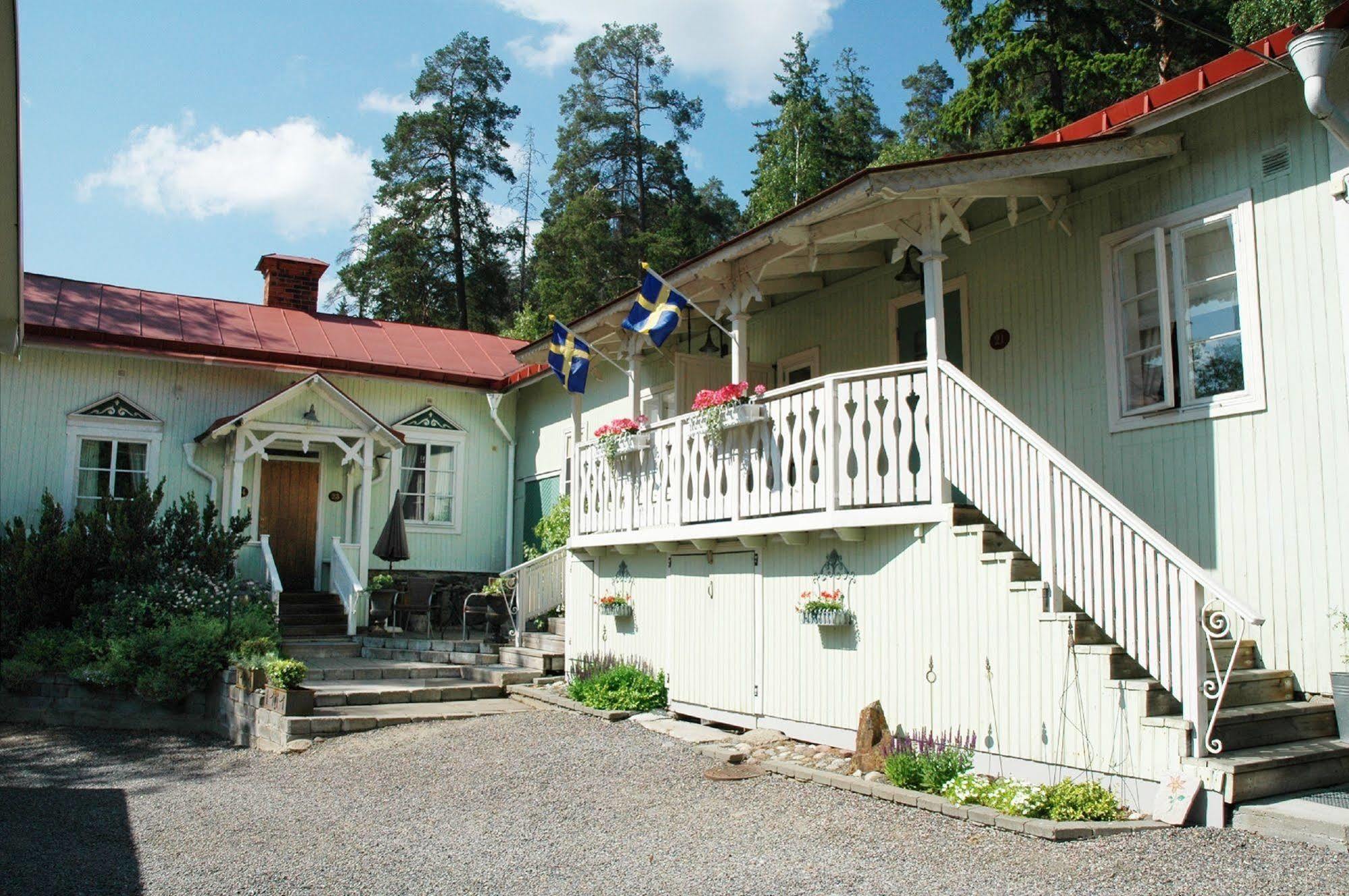 Hotell Torpa Pensionat - Sweden Hotels Сёдертелье Экстерьер фото