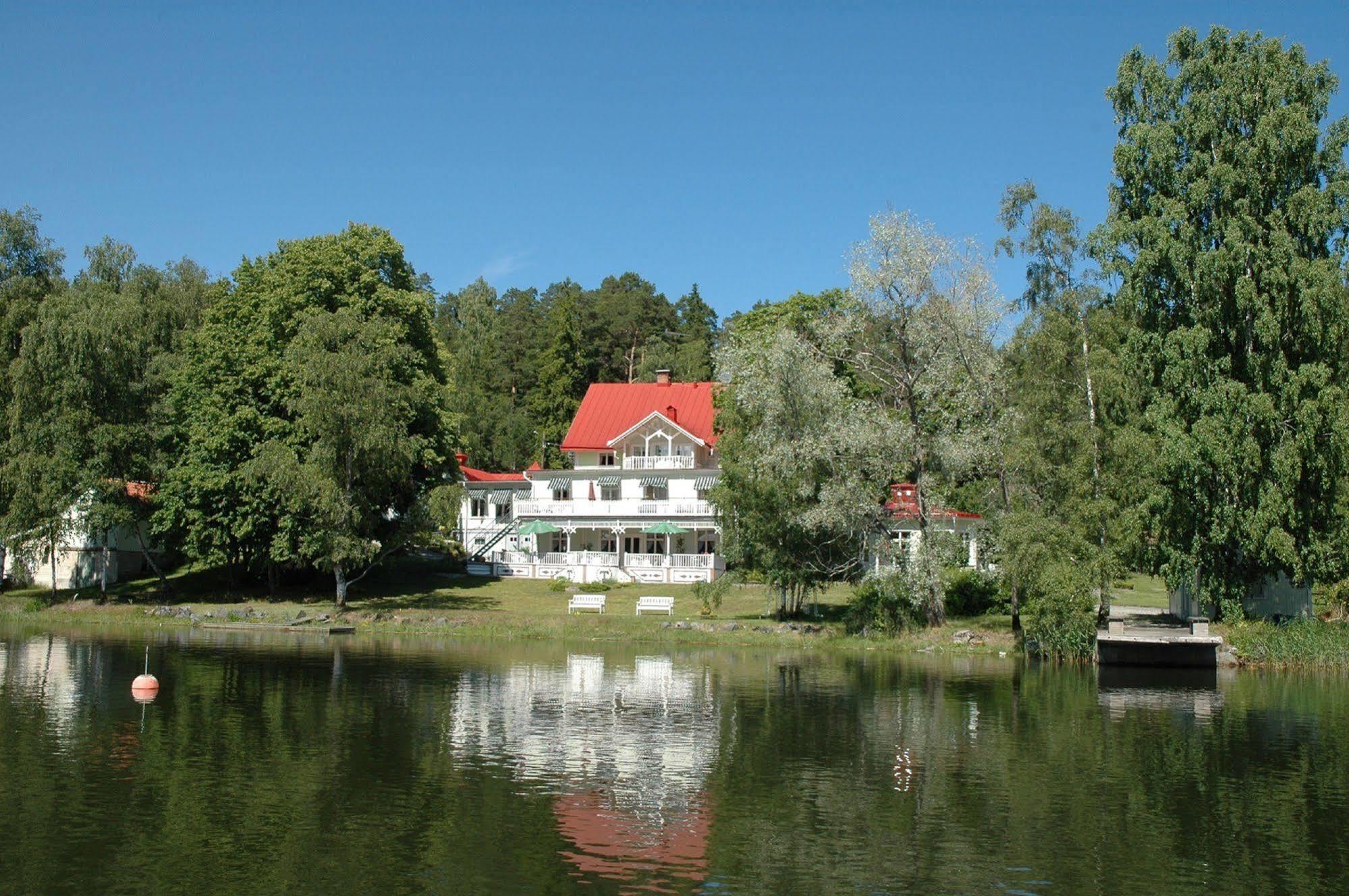 Hotell Torpa Pensionat - Sweden Hotels Сёдертелье Экстерьер фото