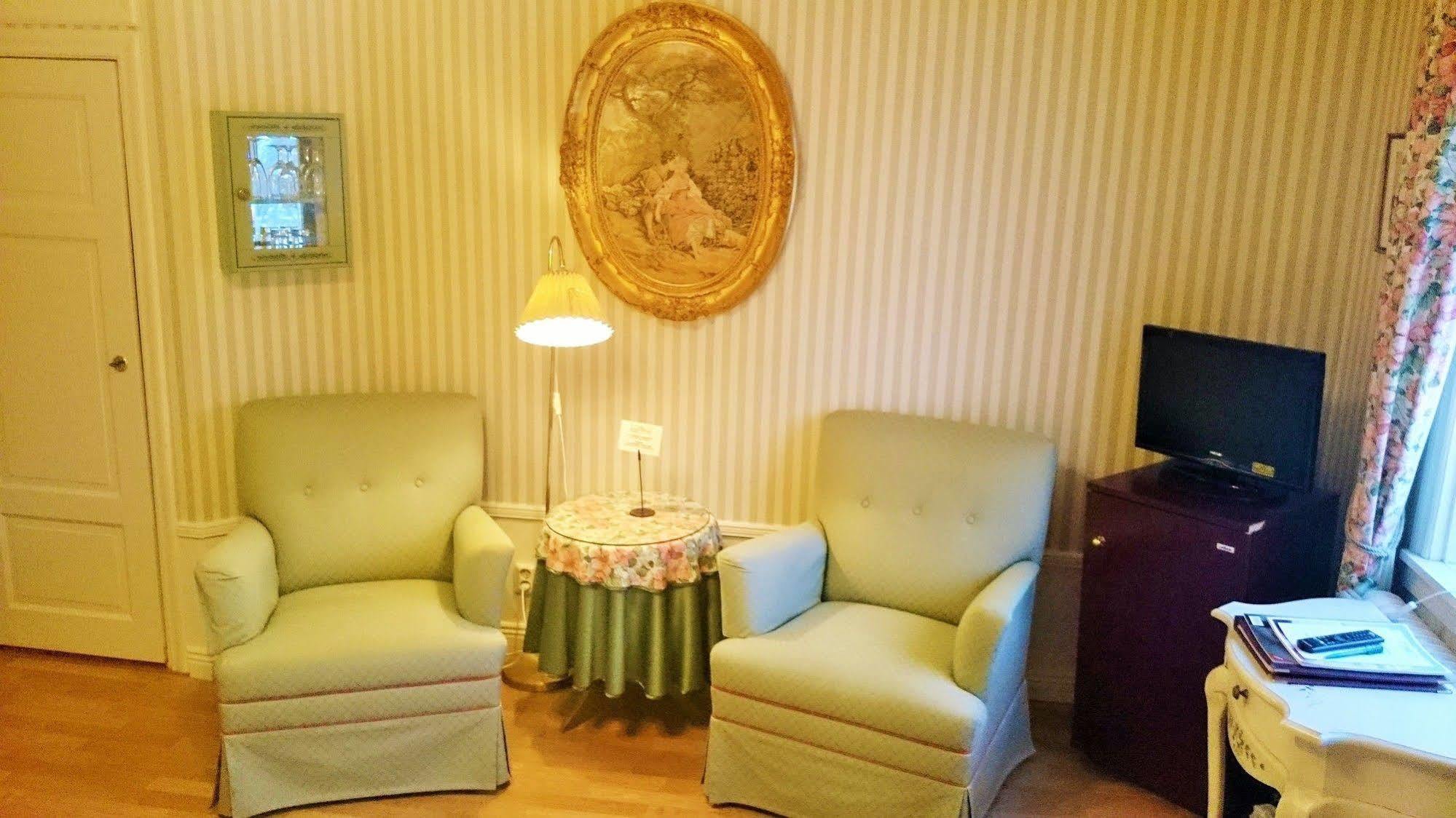 Hotell Torpa Pensionat - Sweden Hotels Сёдертелье Экстерьер фото